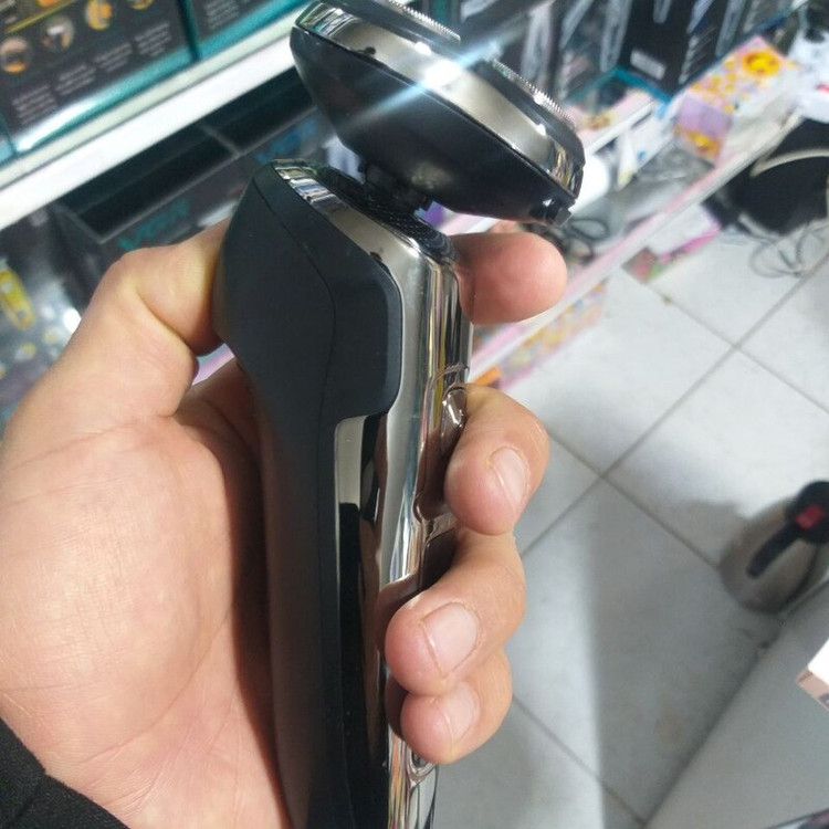 ریش تراش سه تیغ 5 کاره فیلیپس مدل SP- 9800