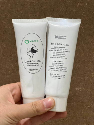 ژل کربن تراپی و جوانسازی پوست