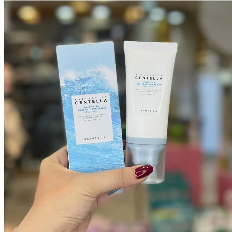 ضد آفتاب سنتلا بی رنگ با SPF 50 حجم 50 میل